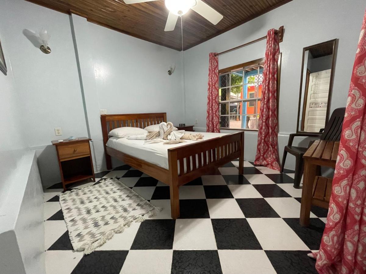 Sea N Sun Guest House Caye Caulker Εξωτερικό φωτογραφία