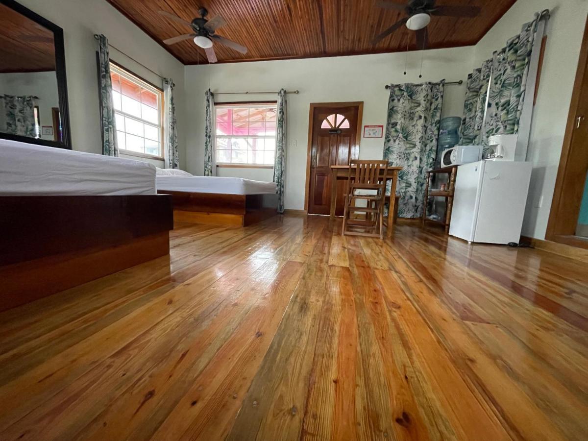 Sea N Sun Guest House Caye Caulker Εξωτερικό φωτογραφία